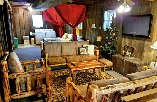 Montezuma House | Farmhouse ∙ 2 bedrooms ∙ 11 guests