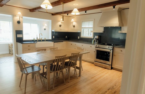 Fish Creek Other | Farmhouse at Loma Cottages