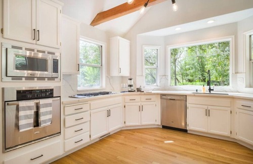 Santa Rosa House | Farmhouse at Sonoma Oaks. Hot Tub, Pool, Bocce!