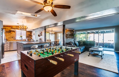 Tucson House | Farmhouse Charm Meets Modern Luxury – Pool Included! Welcome to Eli Place