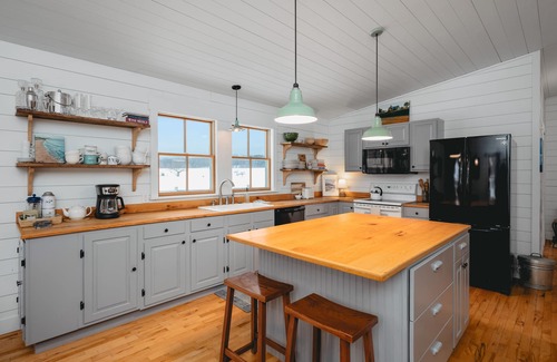 Cedar Other | Farmhouse Cottage In The Heart Of The Sleeping Bear Dunes