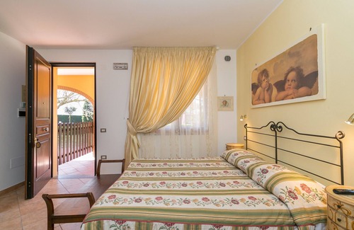Campiglia Marittima Other | Farmhouse "Il Girasole - Limone" with Shared Pool, Shared Garden & Wi-Fi