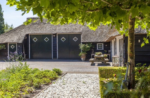 Balkbrug House | Farmhouse in Balkbrug with Sauna