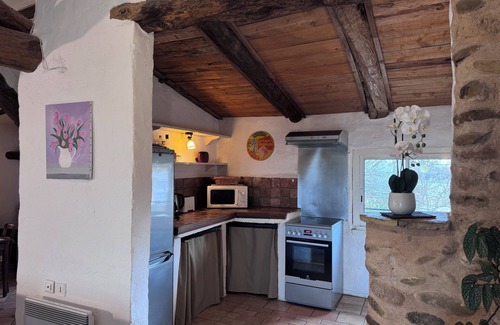 Valensole House | farmhouse in clos de la tuilerie