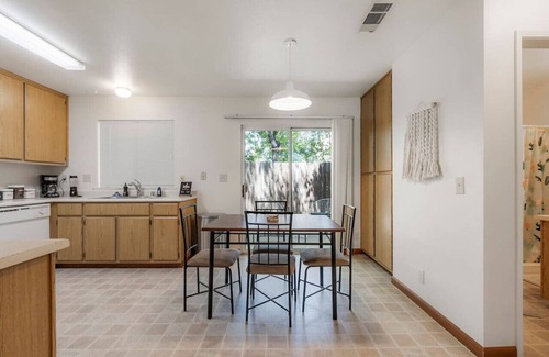 Chico House | Farmhouse next to Pool w King Suite Coffee Bar