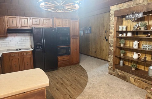 Sevierville Other | Farmhouse/PIRVATE POOL/15 Mins to Dollywood