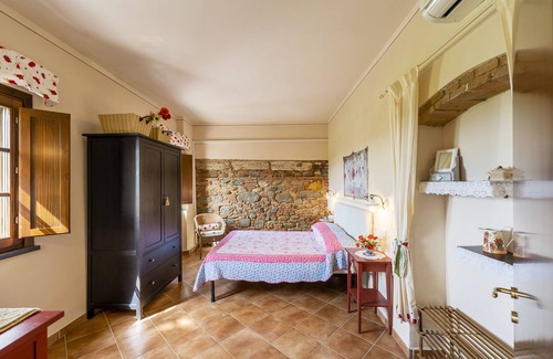 Morrona Other | FARMHOUSE PISA HILLS-PAPAVERO. PRIVATE OUTDOOR AREA. POOL & JACUZZI.