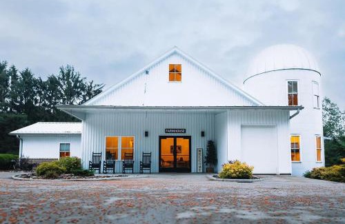 Millersburg Hotel | Farmhouse Suites by Amish Country Lodging