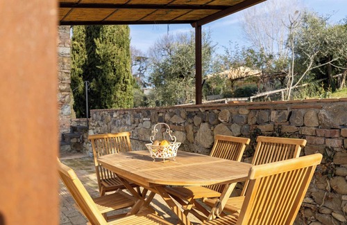 Siena Cottage | Farmhouse with a view