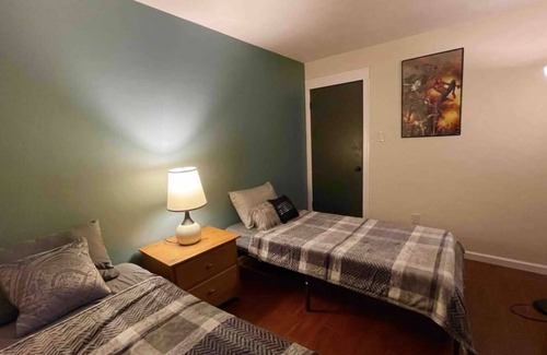 Northeast Virginia Beach House | Farmhouse with game room, 8 mins to Beach