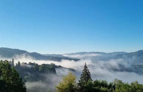 Mologno Villa | * Farmhouse with views * Walk to everything