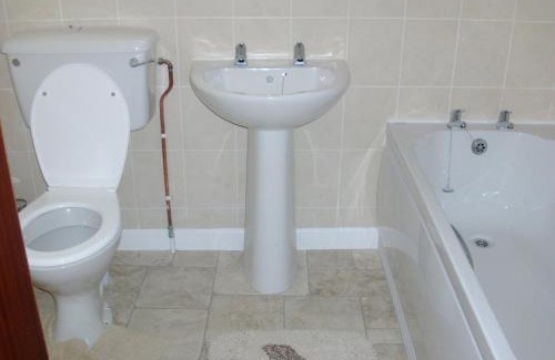 Tenby House | Farnham Hotel