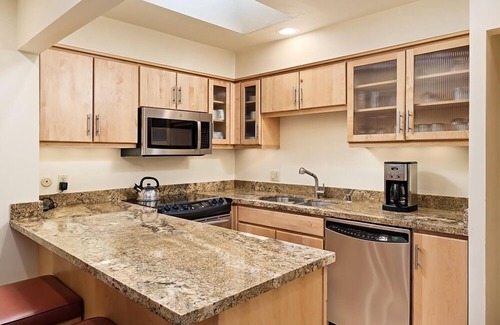 Aspen Condo | Fasching Haus Unit 303 | Sunny Top Floor Condo, 2 Private Decks, 2 Blocks to Downtown Aspen