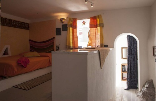 Aieta Apartment | Fascinante monolocale arredato in stile etnico a 20 minuti dal mare