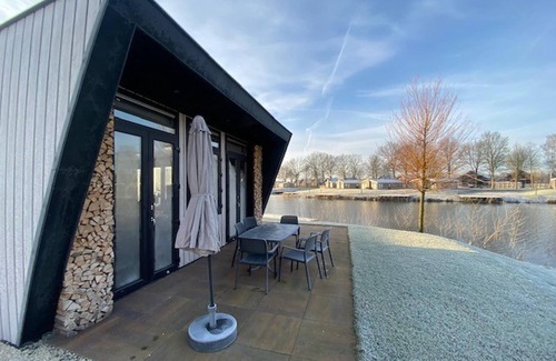 Dronten Ski Chalet | Fascinating chalet with dishwasher
