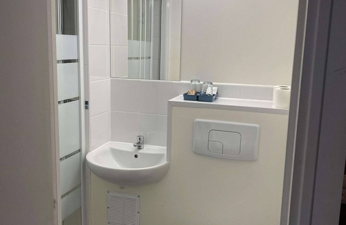 Brie-Comte-Robert Hotel | Fast Hotel Brie- Comte-Robert