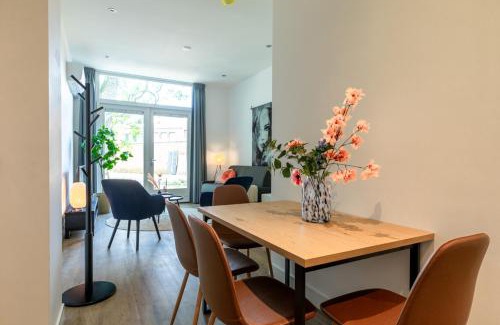 Municipality of Tilburg Apartment | Fast Wifi, Vibrant Home, 10 Min From Efteling