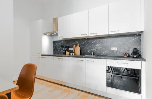 Municipality of Tilburg Apartment | Fast Wifi, Vibrant Home, 10 Min From Efteling