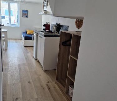 Orleans Apartment | Faubourg des voyageurs 5 - Studio climatisé 2 personnes - proche axe autoroute