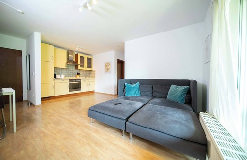 Furth-Sud Apartment | Favorite Stays: Suite w/terrace | kitchen | Messe