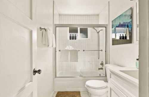 Fawnskin Apartment | Fawnskin Forest Haven + Pet Friendly + Hot Tub + Walk to Lake