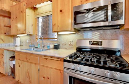 Fawnskin House | Fawnskin Pines by Big Bear Vacations Charming Mountain Cottage