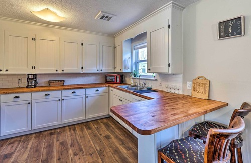 Fayetteville House | Fayetteville Vacation Rental ~ 6 Mi to U of A