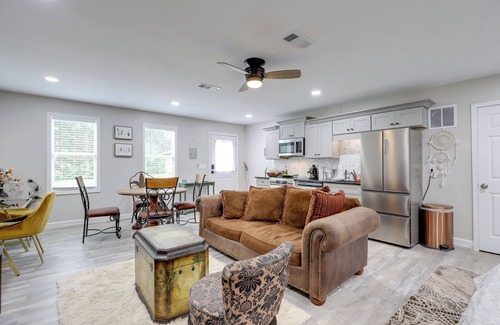 Fayetteville Apartment | Fayetteville Vacation Rental - Near Lake McIntosh!