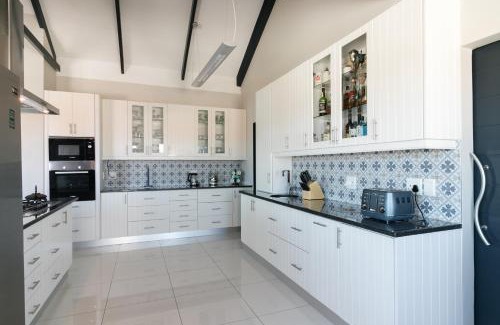 Knysna Villa | FC14 - Pezula Ocean & Valley Views