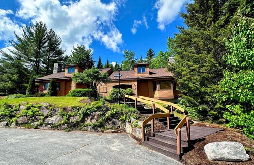 Bretton Woods House | FC43 Renovated cozy spacious cottage with AC air hockey wifi close to ski trails