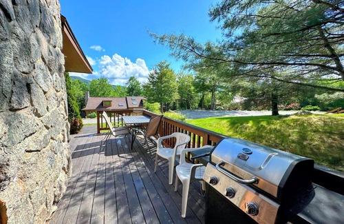 Bretton Woods House | FC44 Renovated 3bed 3bath Forest Cottage AC views yard fast wifi Walk to skiing