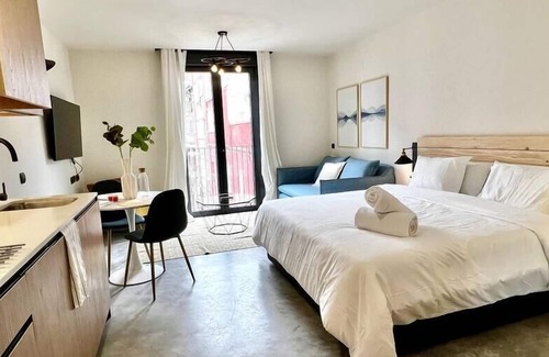 Almendrales Apartment | FD/ Luminous Studio. First qualities. Parking. TV