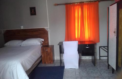 Walvis Bay Bed & Breakfast | FEATHERS INN GUEST HOUSE