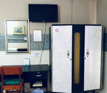 Walvis Bay Bed & Breakfast | FEATHERS INN GUEST HOUSE