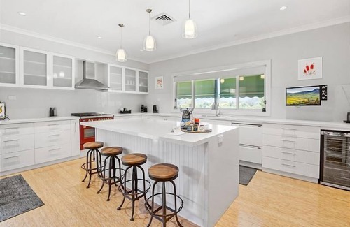 Bright Apartment | Feathertop, stunning views of the valley