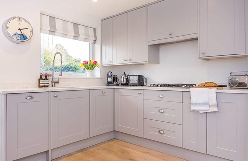 Christchurch Cottage | Featured in The Times, a child-friendly, 2 bed cottage in Christchurch, Dorset