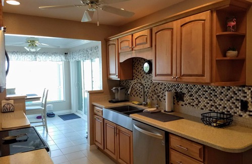Port Charlotte House | Feb & Mar openings! 2 King Stes, Pet nFriendly! Pool! Water View! Well stocked!