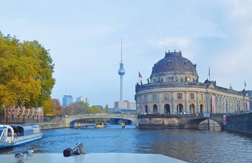 Zeuthen Boat Rental | Febomobil 1180 - license-free houseboat - KUHNLE-TOURS Zeuthen