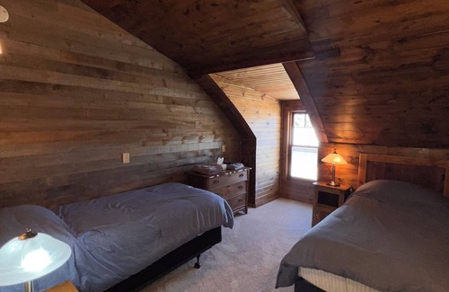 Viroqua Condo | Feed Mill Lodge