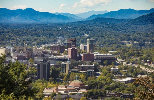 Asheville House | Feel at Home: 4 Suites with 2 Beds, Kitchens & Grab-and-Go Breakfast Offered