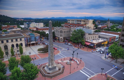 Asheville House | Feel at Home: 4 Suites with 2 Beds, Kitchens & Grab-and-Go Breakfast Offered