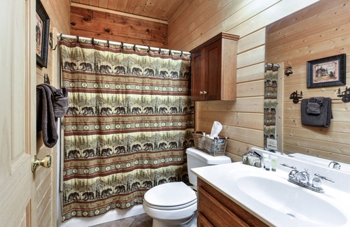 Branson Cedars Cabin | Feel at Home at Twin Pines | 3 Bed, 2 Bath