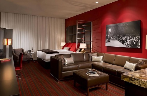 Downtown Las Vegas Hotel | Feel Good and Fine in Las Vegas! 4 Spacious & Modern Units with Free Parking!