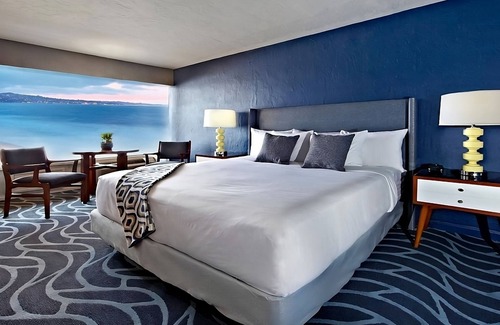Monterey House | Feel Good and Fine! Pet-Friendly Unit with Superb Beach Views! Free Parking!