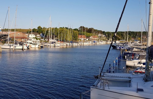 Neuensien Apartment | Feel-good living at the lake, 2-4 people, terrace, heated winter garden