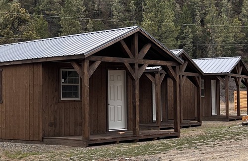 Helena Cabin | Feel like home in our cozy, perfectly equipped Dry Cabins