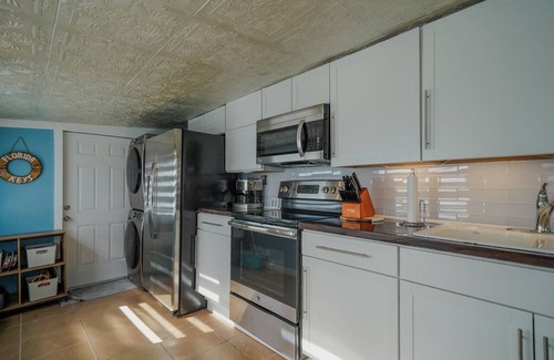Twin Lakes House | Feel the Ocean breeze! 3-bedroom mobile home with AC in Key Largo