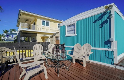 Twin Lakes House | Feel the Ocean breeze! 3-bedroom mobile home with AC in Key Largo