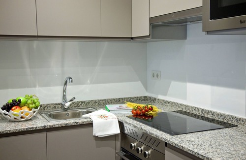 Moncloa - Arguelles Apartment | Feelathome Madrid Suites Apartments
