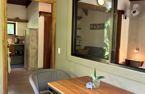 Cabuya Cabin | Feeling Trees Jungle Lodge-Casa Caracoles walking distance to the beach